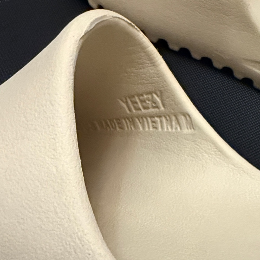 Yeezy Off-White Slides